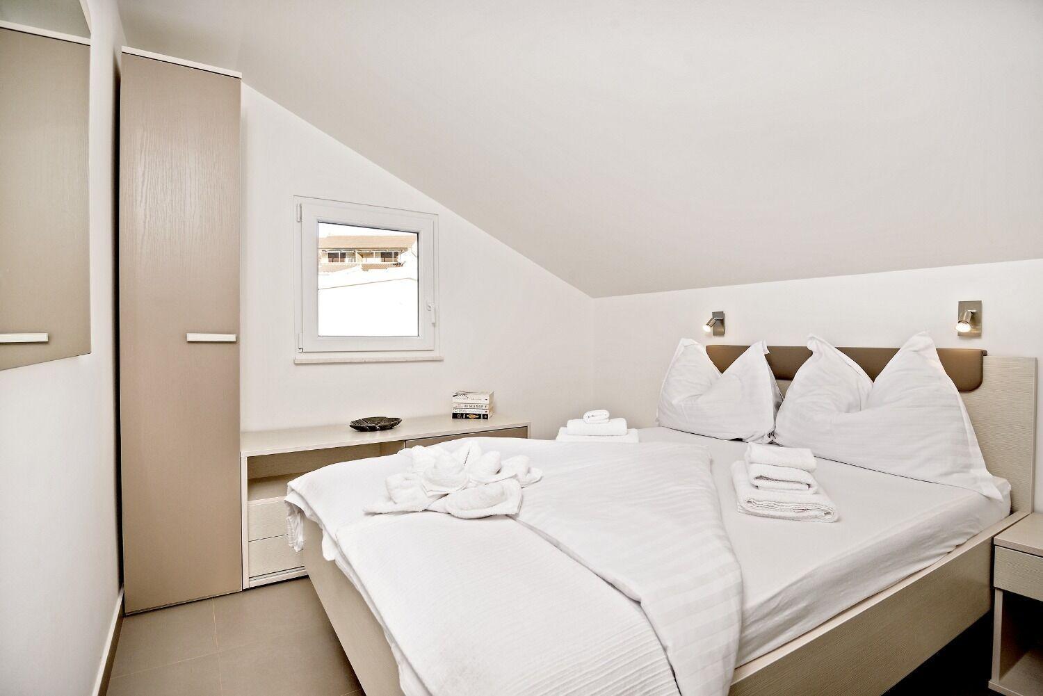 Apartments Bisernica-With Pool Ražanj Buitenkant foto