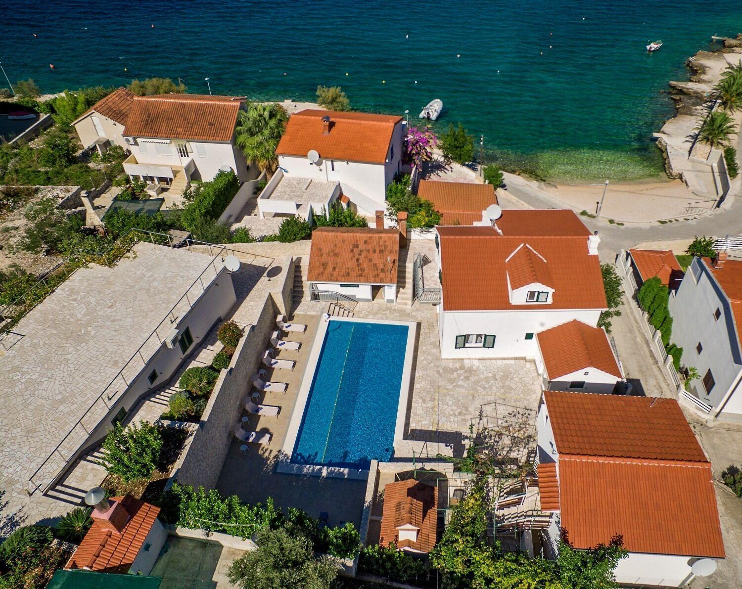 Apartments Bisernica-With Pool Ražanj Buitenkant foto