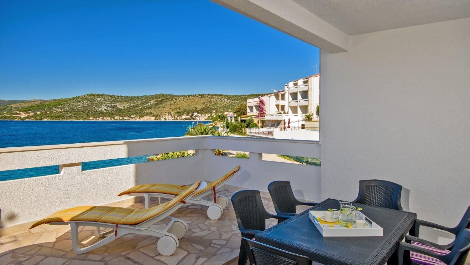 Apartments Bisernica-With Pool Ražanj Buitenkant foto