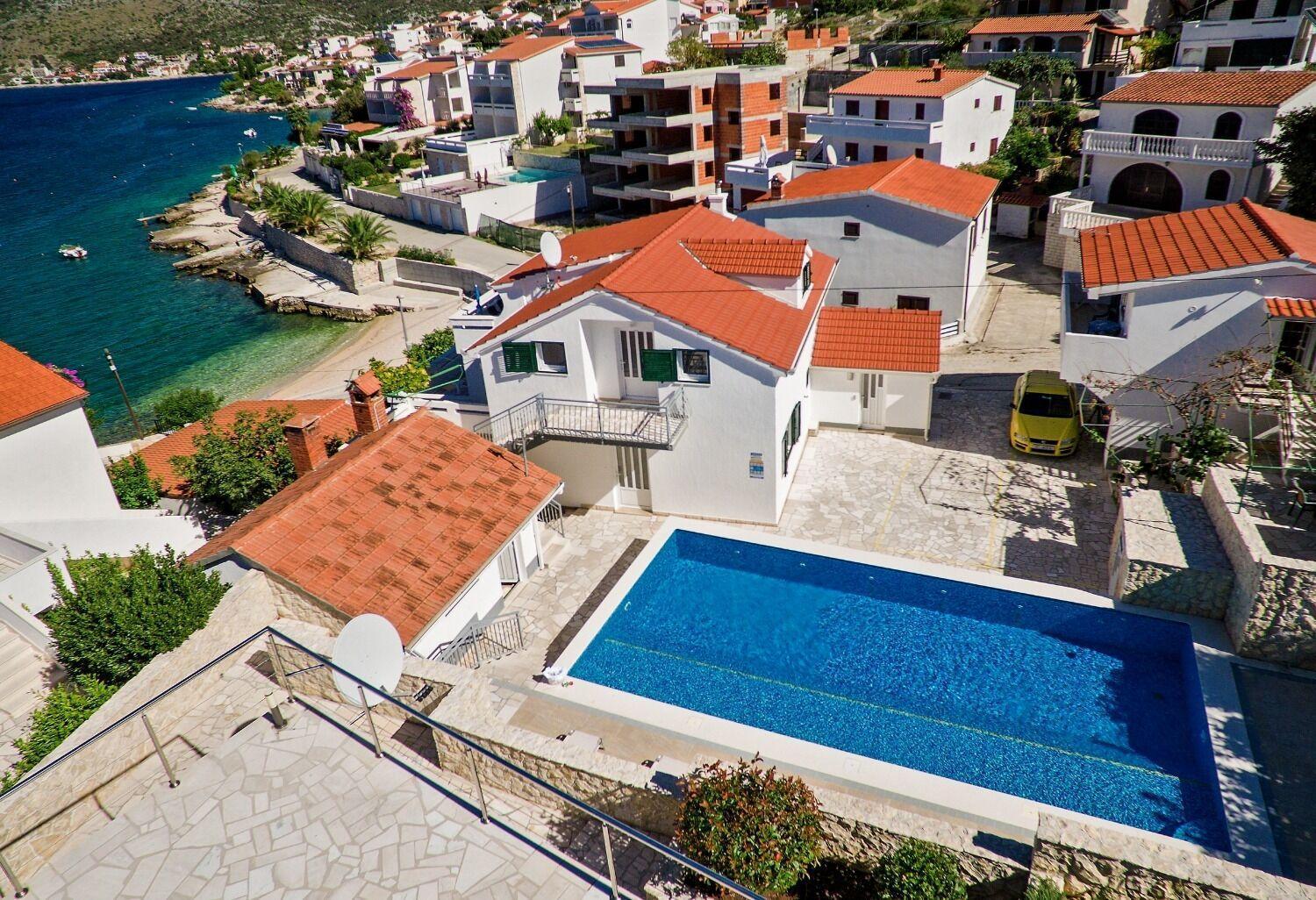 Apartments Bisernica-With Pool Ražanj Buitenkant foto